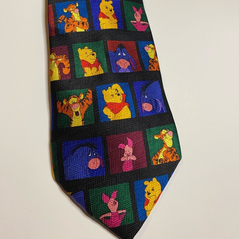 Disney Men’s Pooh Bear and Friends Tie